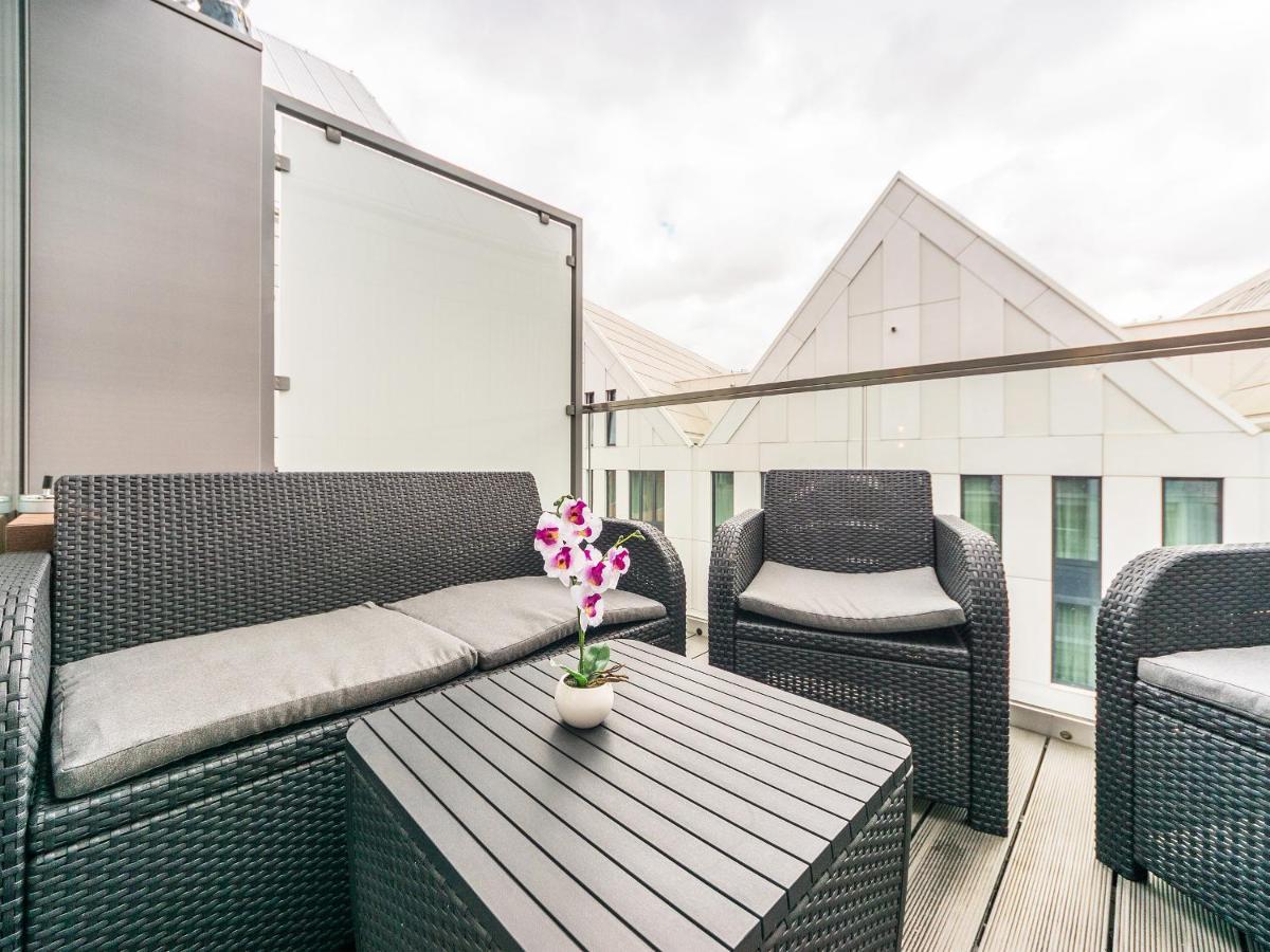 Flatbook - City Center Apartments Granaria With Parking Гданьск Экстерьер фото